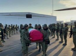 Realizan guardia de honor a soldado de Coatzintla muerto en combate