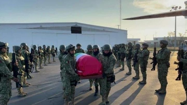 Realizan guardia de honor a soldado de Coatzintla muerto en combate