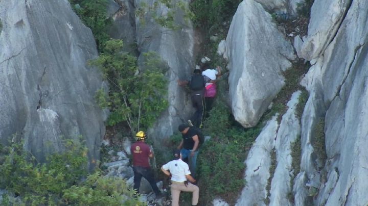 Rescatan a pareja extraviada en el Cerro del Topo Chico en NL