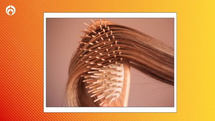 ¿Caspa y sebo? Cómo limpiar el cepillo de pelo con una mezcla natural