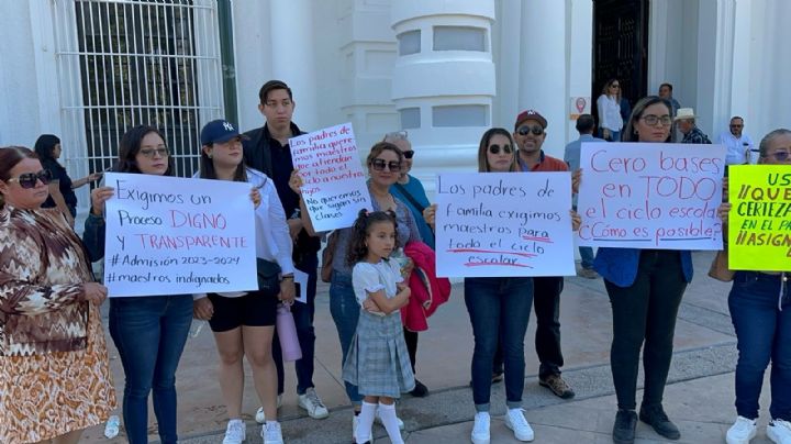 Piden padres de familia bases para docentes de primarias en Hermosillo