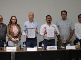 Shamir Fernández presenta propuestas en Canacintra y firma compromiso por el progreso de Torreón