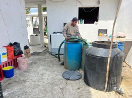 Con fuerte operativo gratuito de pipas hacen frente a crisis hídrica en Coatzacoalcos