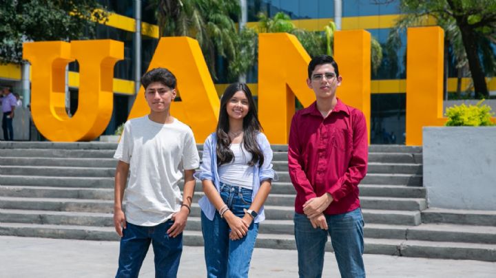 Jóvenes ingresan con altos honores a preparatorias de la UANL