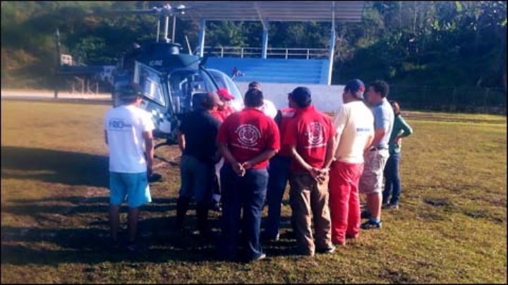 Rescatan con vida a 7 kayakistas perdidos en Atzalan, Veracruz