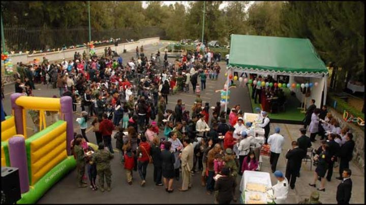 Entrega Fundación Coca-Cola juguetes por Día de Reyes