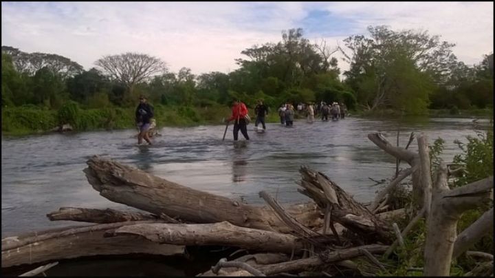 Avanzan habitantes con trabajos de limpieza en el río Ostuta de Oaxaca