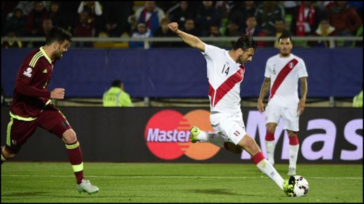 Perú vence 1-0 a Venezuela y aprieta Grupo C de Copa América