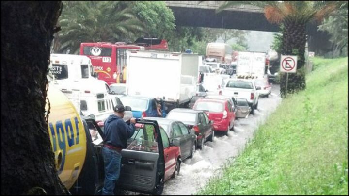 Lluvia intensa en afecta zona oriente del Valle de México