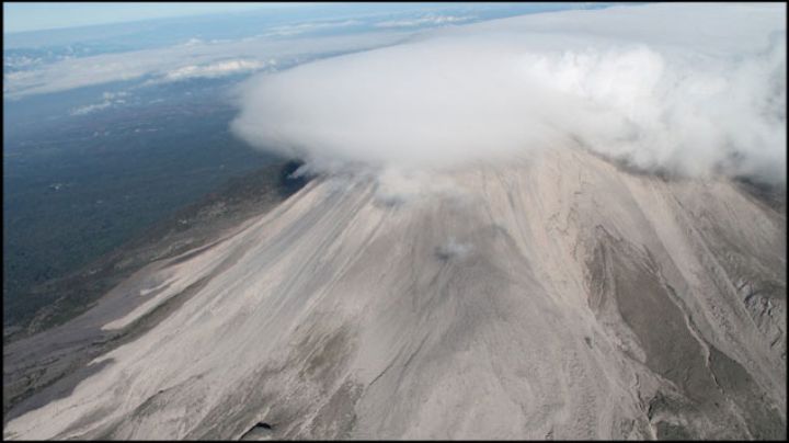 Descartan riesgos en consumo de agua, por actividad de volcán Colima