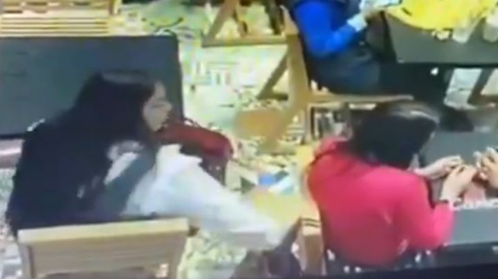 Mujer roba cartera de comensal en el Centro de Coyoacán y gasta más de 70 mil pesos (VIDEO)