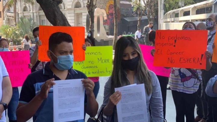 Pacientes con cáncer marcharán a Palacio Nacional para exigir medicinas este sábado