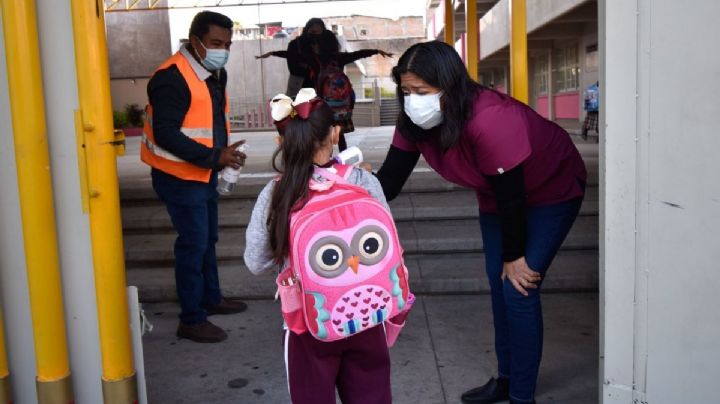 ¿Se puede exigir una prueba COVID para regresar a clases? Esto dice la SEP