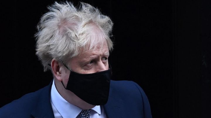 Boris Johnson se disculpa por ir a fiesta en pleno confinamiento