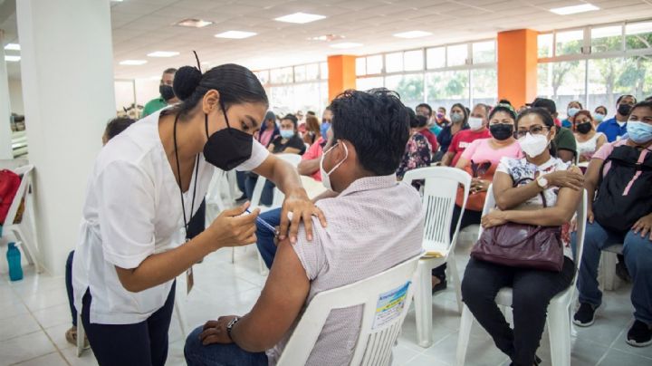 ¡En combo! Moderna alista vacuna contra gripe y COVID-19