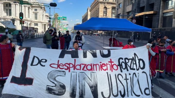 Triquis en CDMX: protestan en Eje Central por apoyo de autoridades