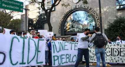 Reglamento Conacyt: cancela becas por protestas y embarazo