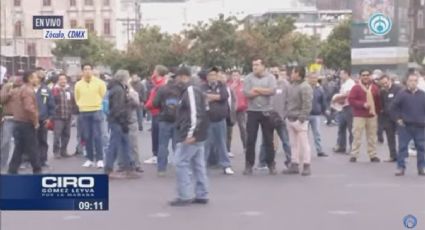 El SME está de vuelta: Electricistas protestan frente a Palacio Nacional; esperan reunirse con AMLO