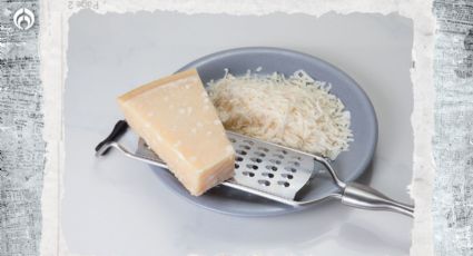 ¿De qué está hecho el queso parmesano y por qué es malo para tu salud?