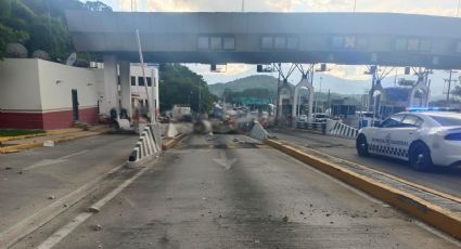 (VIDEO) Tráiler choca contra caseta en autopista del Sol; hay 1 muerto y 4 heridos