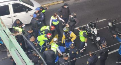 Hombre se lanza de un puente en Eje Central y Reforma; sobrevive a la caída