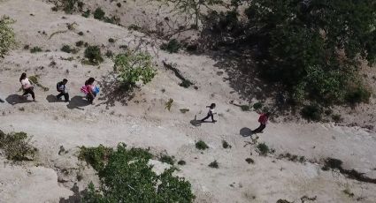 ¿Caminito de la escuela? La travesía de 16 km a pie para 3 niños que solo buscan superarse