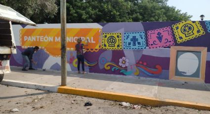 (Fotos) Día de Muertos 2022: Elaboran mural en el panteón municipal de Veracruz