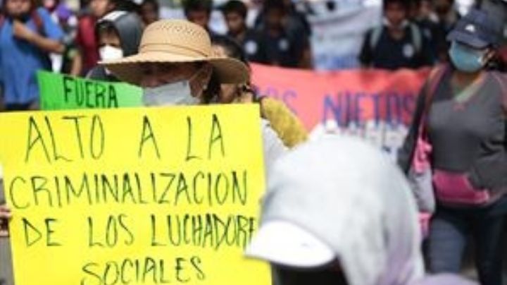 Organizaciones sociales marchan en Guerrero y piden alto a "criminalización"