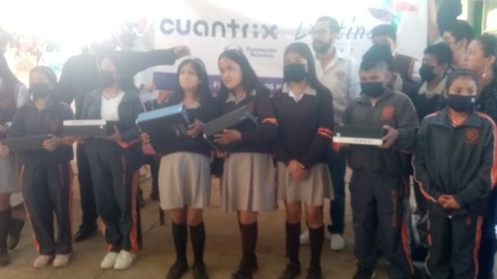 Fundación Destina: "Paquetazo" de más de 15 computadoras y alcalde se "mocha" con el Internet