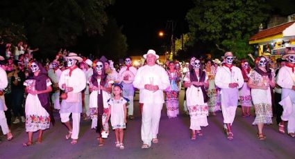 Renán Barrera se une a la mágica tradición maya del Paseo de las Ánimas en Yucatán