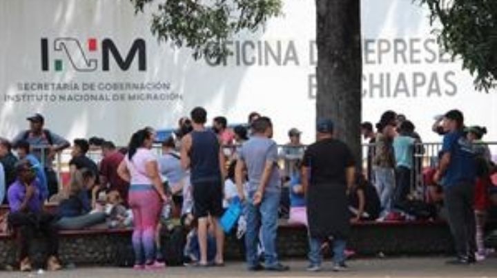 Miles de migrantes saturan estación migratoria en la frontera de Tapachula, Chiapas