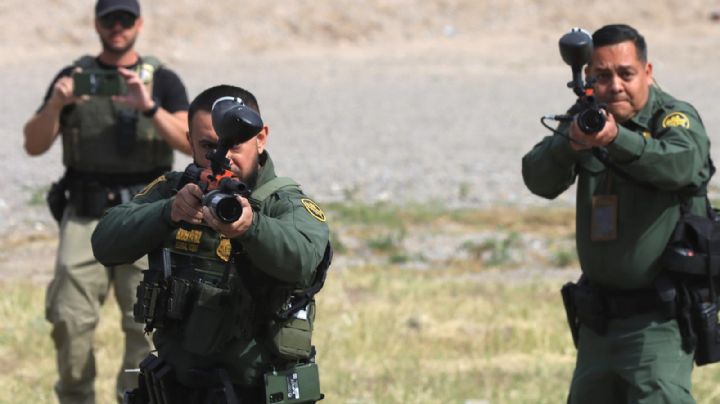 Patrulla fronteriza de EU dispara balas de goma a venezolanos que protestaban en el río Bravo