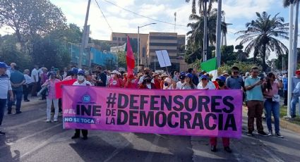 Marchan miles de personas en Culiacán en contra de la Reforma Electoral.