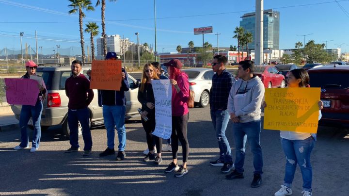 Maestros de educación física exigen a la SEC transparencia en plazas