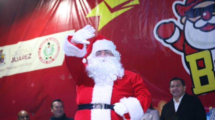 ¿Santa Claus es Bombero?... da juguetes en navidad y apaga fuego todo el año