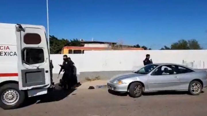 (VIDEO) Código Café en Guaymas: Reportan balacera frente a secundaria