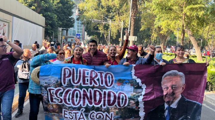 Gobernador de Oaxaca se une a megamarcha de AMLO para celebrar logros de la 4T