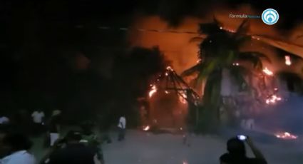 (VIDEOS) Incendio en Holbox: Así apagaron el fuego a cubetazos con agua de mar