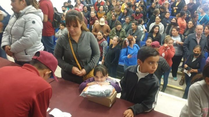 Inicia entrega de uniformes escolares deportivos en la entidad: SEC