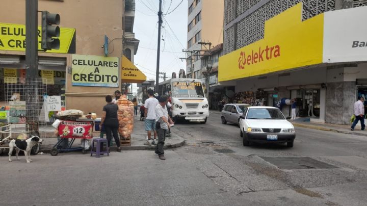 Reportan ambulantes que invaden centro de Tampico