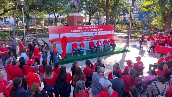 Celebran día mundial de prevención contra VIH; organizan marcha y conferencia