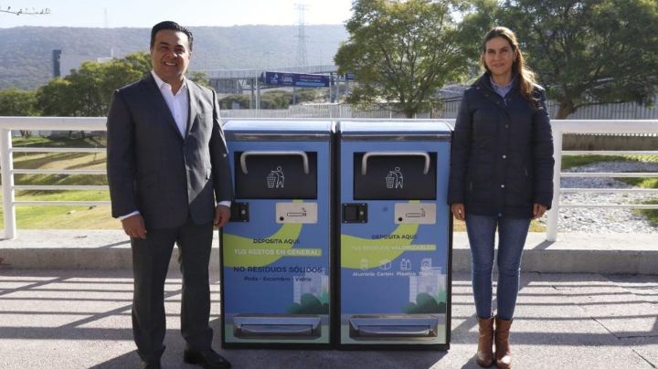 Que moderno Querétaro: Se instalan las primeras papeleras compactadores solares