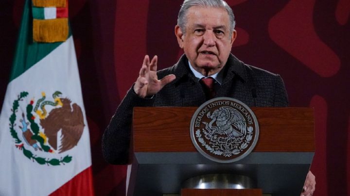 "Me faltó decirle golpeador y corrupto": AMLO se lanza (otra vez) contra Loret de Mola