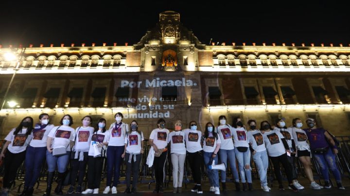 Mujeres sobrevivientes de ataques con ácido protestan en Palacio Nacional