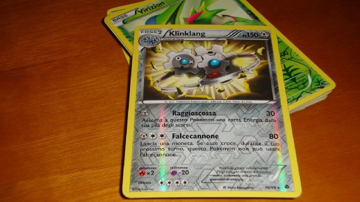 Un ladrón rompe la pared de una tienda y roba 250 mil dólares en cartas de Pokémon