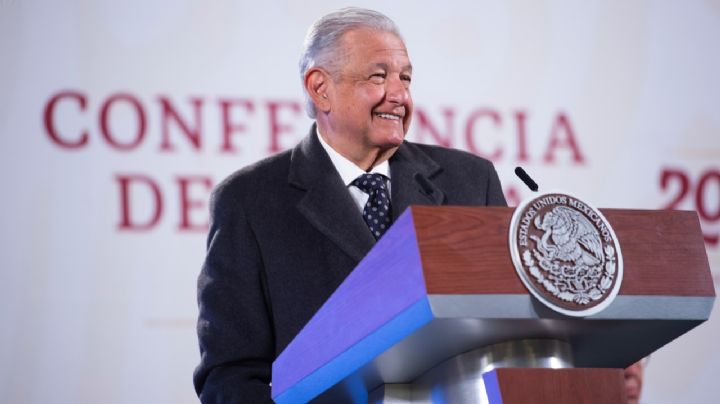 AMLO exhibe "resbalones" de líderes del PRI y FRENA: "a todos nos pasa", dice