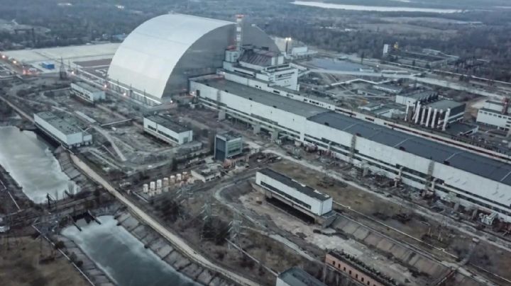 Chernobyl es una "bomba de tiempo": sigue desconectada y trabajadores están agotados