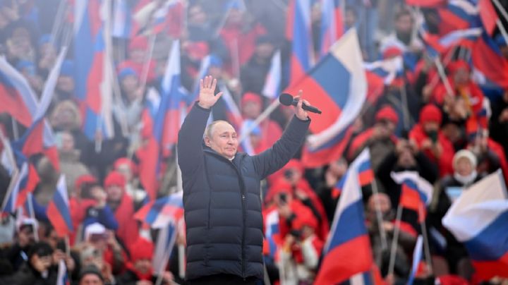 Putin "reaparece" en mitin y alaba a soldados de la guerra (FOTOS)