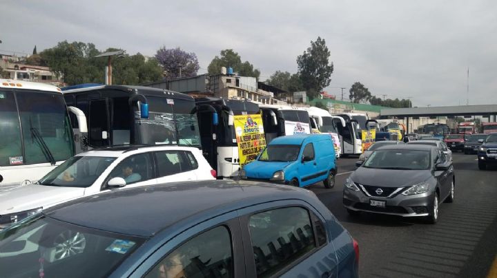 Transportistas hacen megaparo: toman carreteras del país