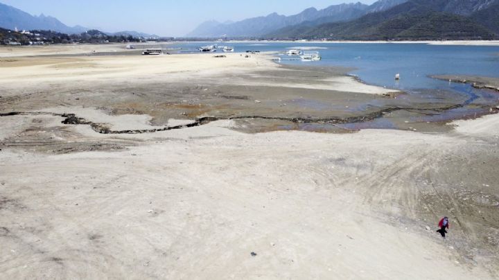 Escasez de agua en NL: Buscan contenerla con pozos en Macroplaza y otros puntos